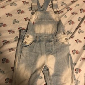 Girls Levis shorts overalls